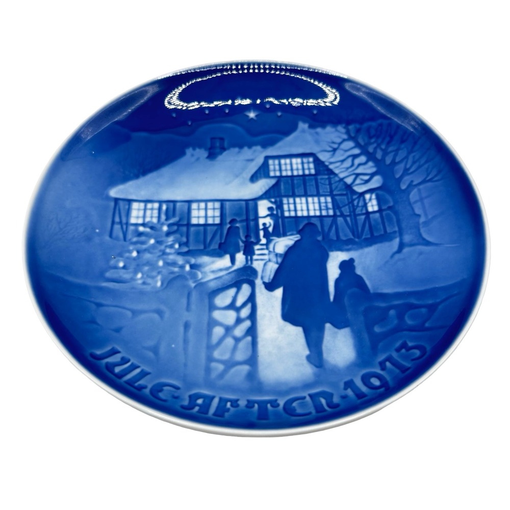 Bing & Grondahl 1973 Christmas Plate Country Christmas Jul‎ pa landet Blue White